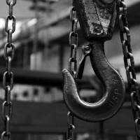 Sonido de rueda metálica.